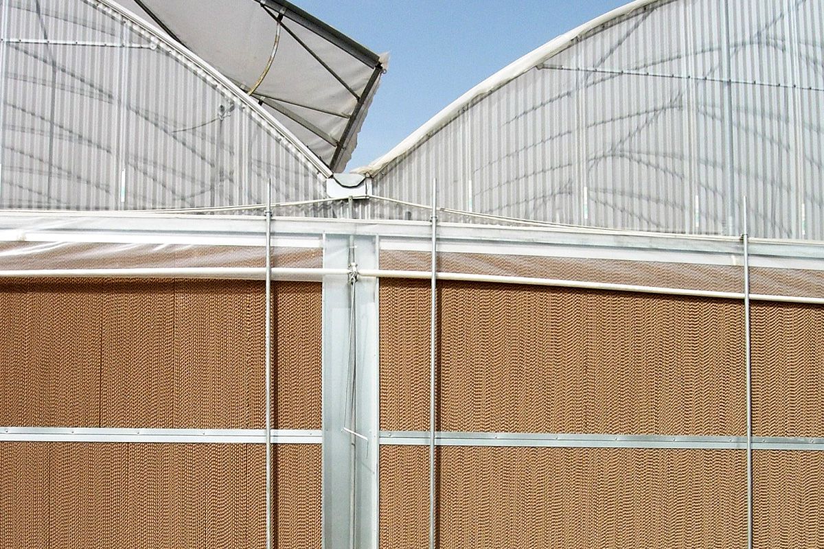 Cooling system for greenhouses